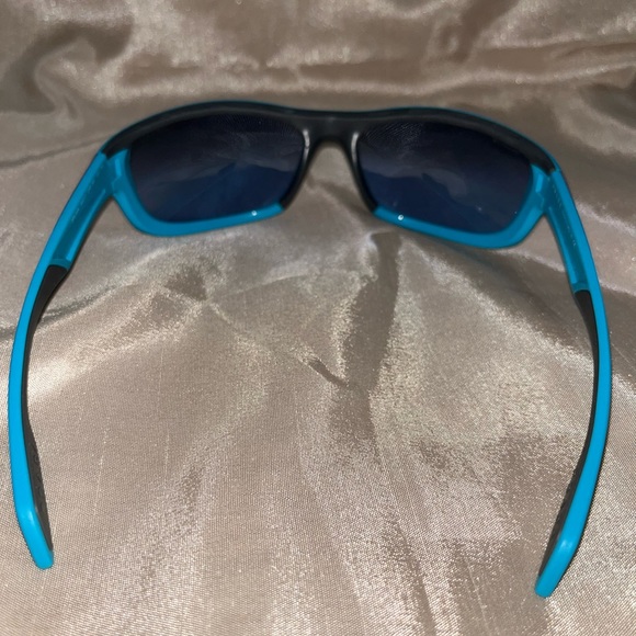 Prada unisex Sunglasses with case - Picture 3 of 5